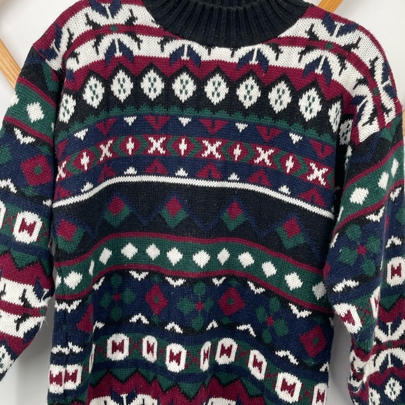 Vintage Cut 4 U Men's Turtleneck Patterned Knit Sweater Black, Burgundy & Green - Picture 7 of 16